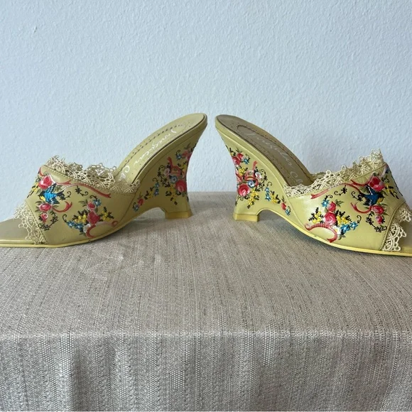 Irregular Choice sandals-super cute—excellent condition! - Picture 2 of 6
